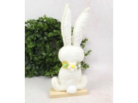 Dekoracja wielkanocna filcowa na drewnianej odstawie ZAJAC z kwiatkami 728x12x5 cm biały