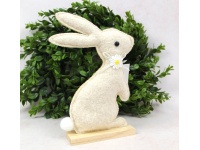 Dekoracja wielkanocna flcowa na drewnianej podstawie ZAJAC Z KWIATKIEM 22x12x4 cm kremowy