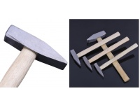 Młotek z drewnianym trzonkiem, całość 1300g 38,5x13,5x3,8 cm