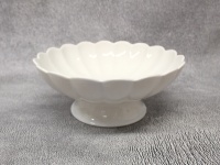 Patera ceramiczna na nóżce, na owoce, cukierki 26x10 cm BIAŁA