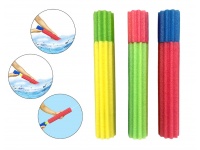 Piankowa pompka wodna karbowana 30x5 cm w siatce MIX KOLOR