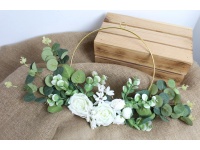 Stroik RÓŻA, EUKALIPTUS na kole średnicy 25 cm BIAŁY