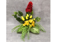 Stroik zalewany misa WIOSENNY frezje, tulipany, HORTENSJA CZERWONA (ok. 50x40x50 cm) ok. 2 kg 