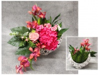 Stroik zalewany RÓŻOWE KWIATY z hortensją OSŁONKA RATTAN (ok. 40x45x40 cm ) ok. 2,5 kg 