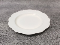 Talerz ceramiczny z falowanym brzegiem 22 cm BIAŁY